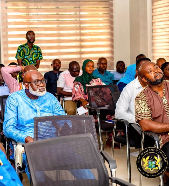  BUILDING DIGITAL SKILLS FOR A SMARTER LOCAL GOVERNMENT